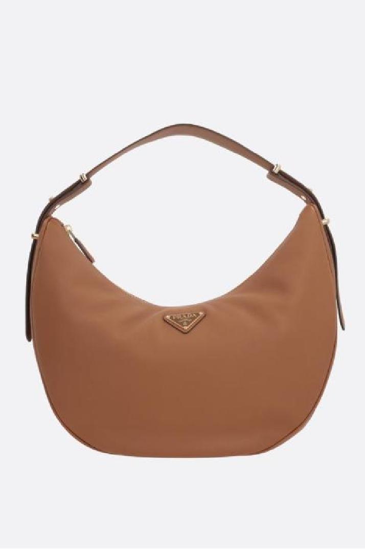 PRADA프라다 여성 숄더백 Prada Arqué medium soft grainy leather shoulder bag